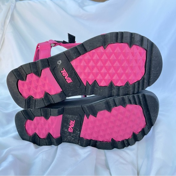 TEVA | JADITO UNIVERSAL PLATFORM CHUNKY TECH SANDAL IN FUCHSIA SIZE 8 - Picture 9 of 9